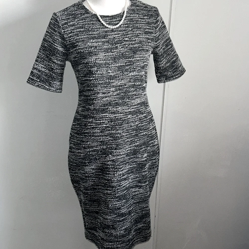 Banana Republic Women’s Boucle Tweed Textured Short Sleeve Midi Dress - Picture 7 of 7